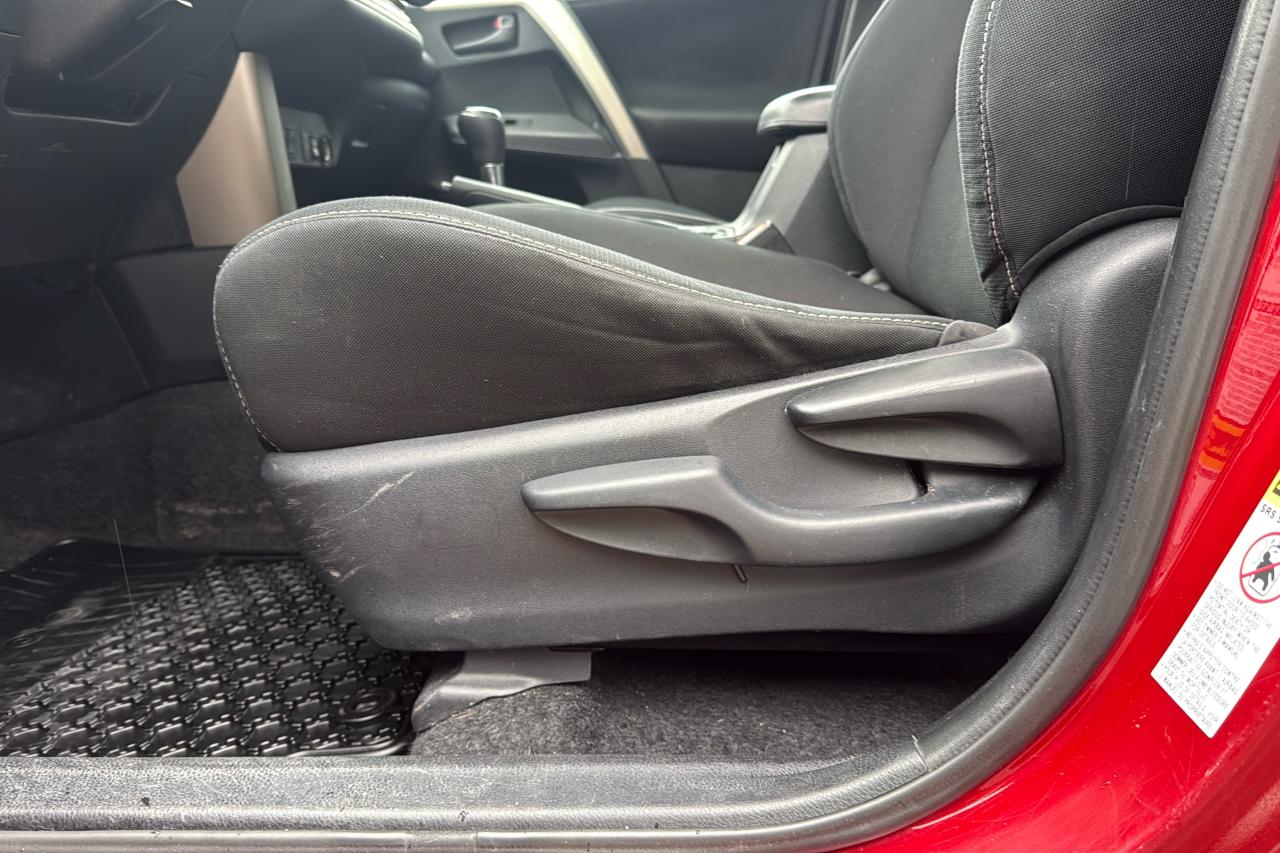 2013 Toyota RAV4 XLE Photo