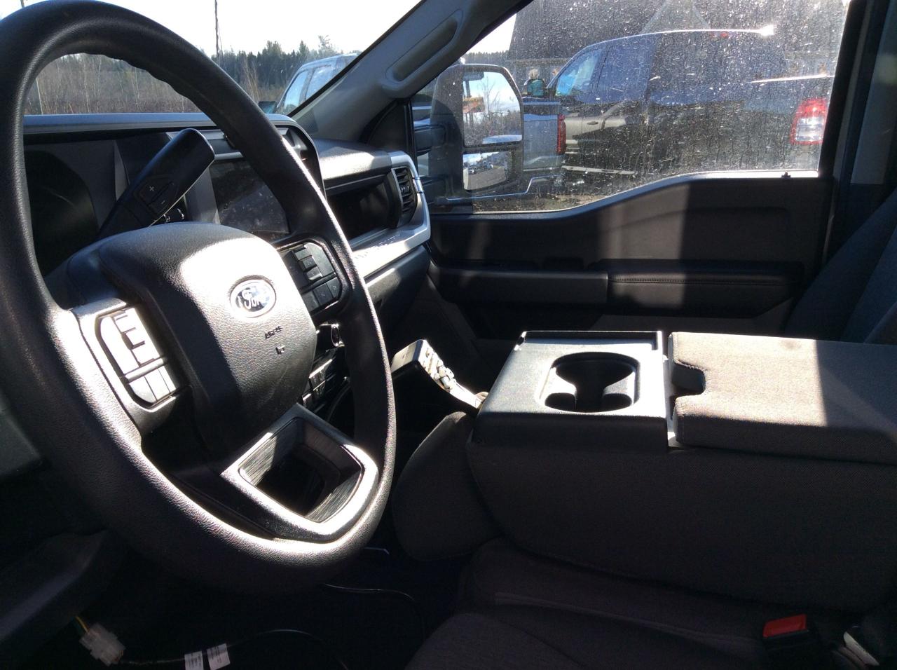 2025 Ford SUPER DUTY F-250 SRW XL Photo