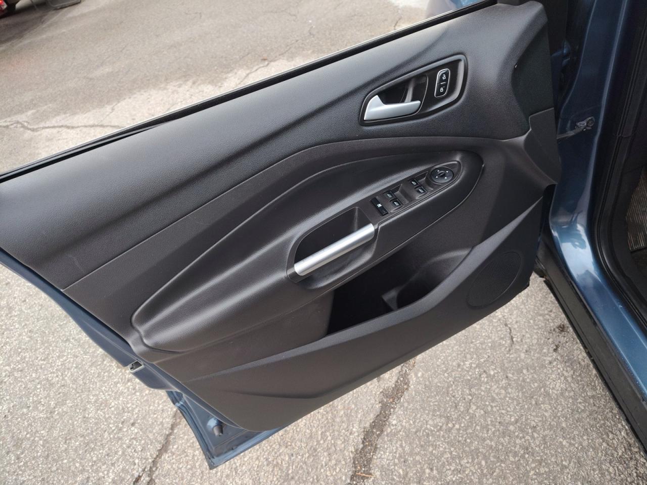 2018 Ford Escape SE Photo