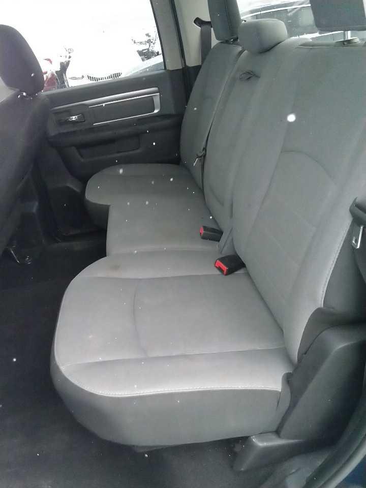 2023 RAM 1500 Classic SLT Photo3