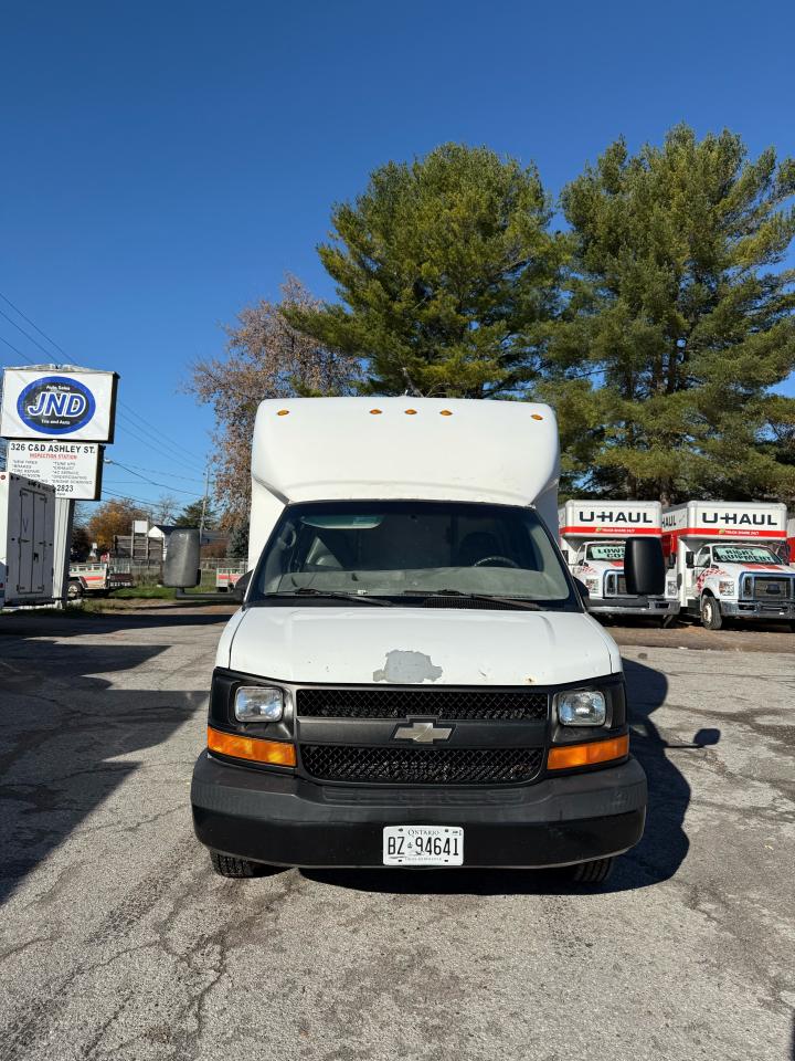 2008 Chevrolet Express Commercial Cutaway  - Photo #2
