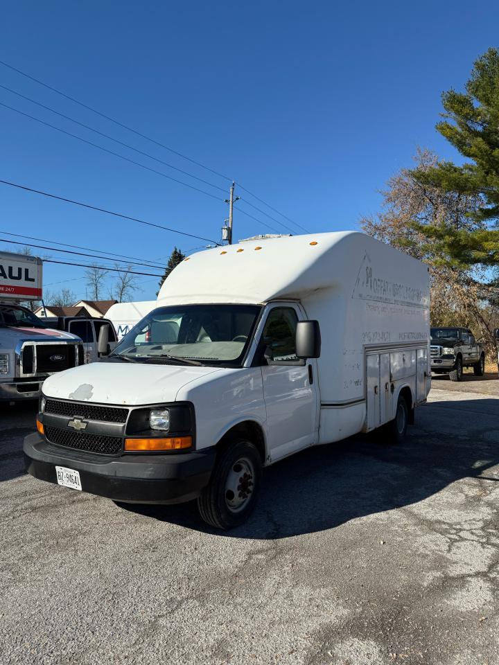 Used 2008 Chevrolet Express Commercial Cutaway  for sale in Foxboro, ON