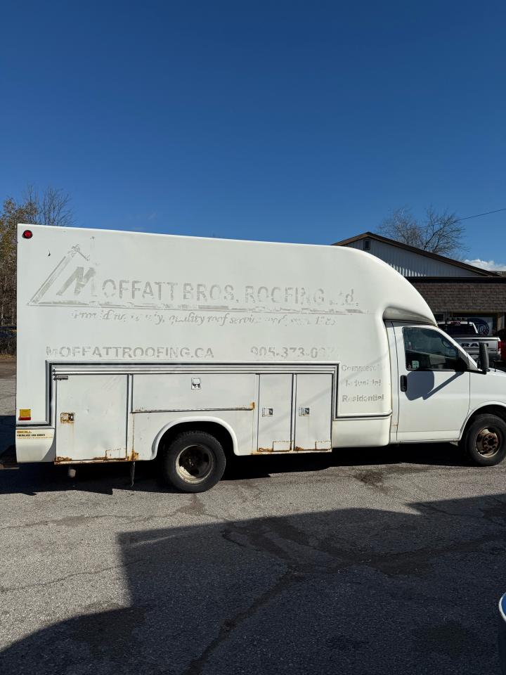 2008 Chevrolet Express Commercial Cutaway  - Photo #4