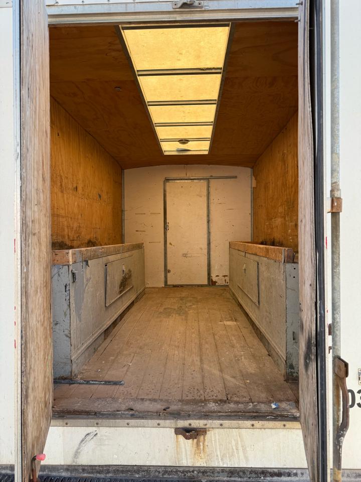 2008 Chevrolet Express Commercial Cutaway  - Photo #11