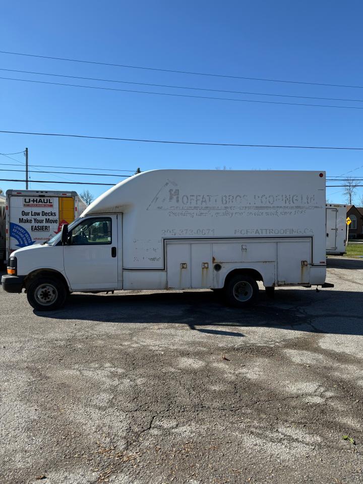 2008 Chevrolet Express Commercial Cutaway  - Photo #8