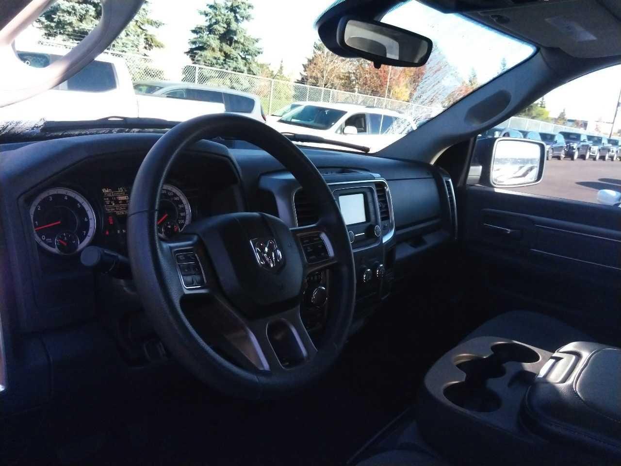 2023 RAM 1500 Classic SLT Photo3