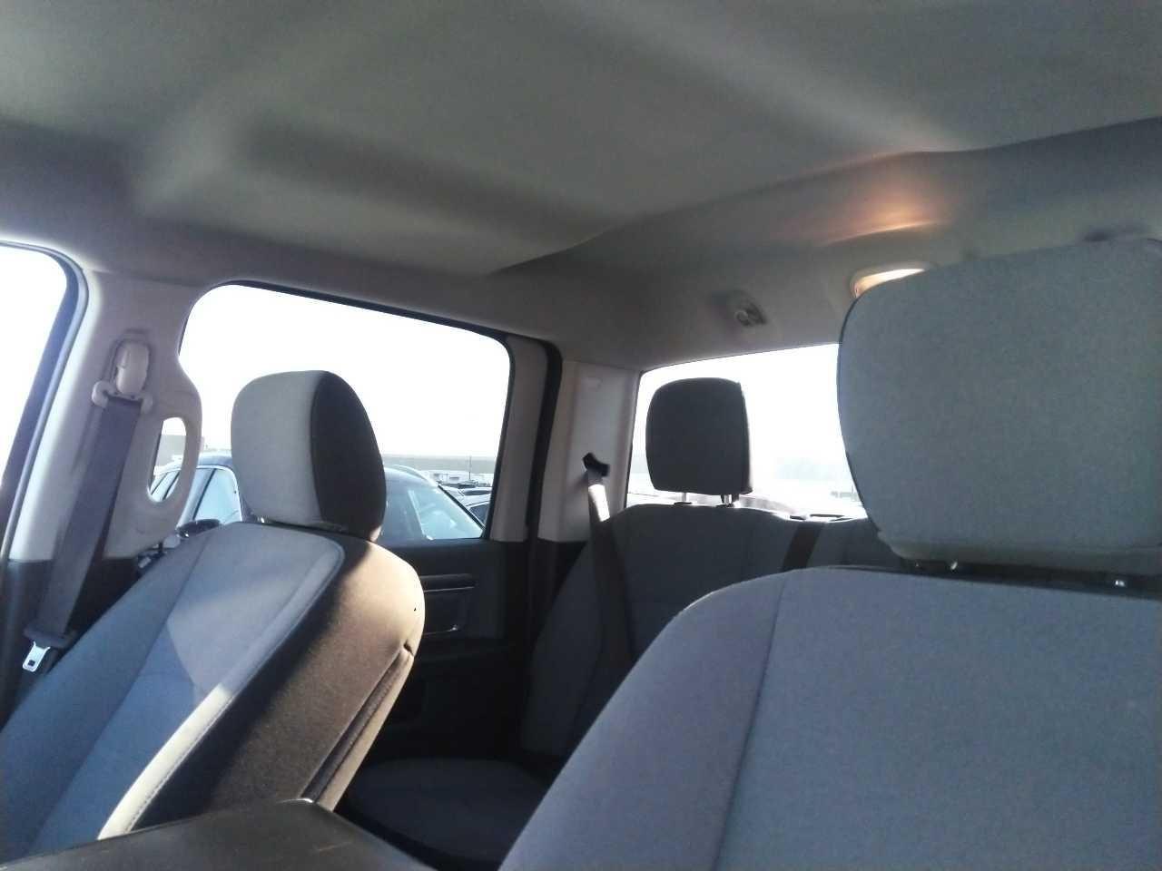 2023 RAM 1500 Classic SLT Photo4