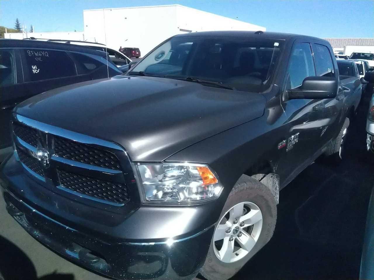2022 RAM 1500 Classic SLT Photo0
