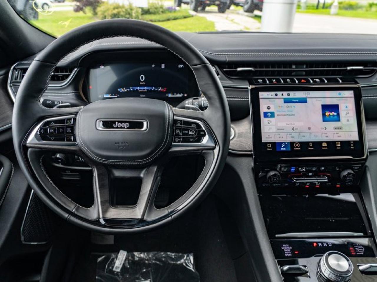 2024 Jeep Grand Cherokee Overland Photo