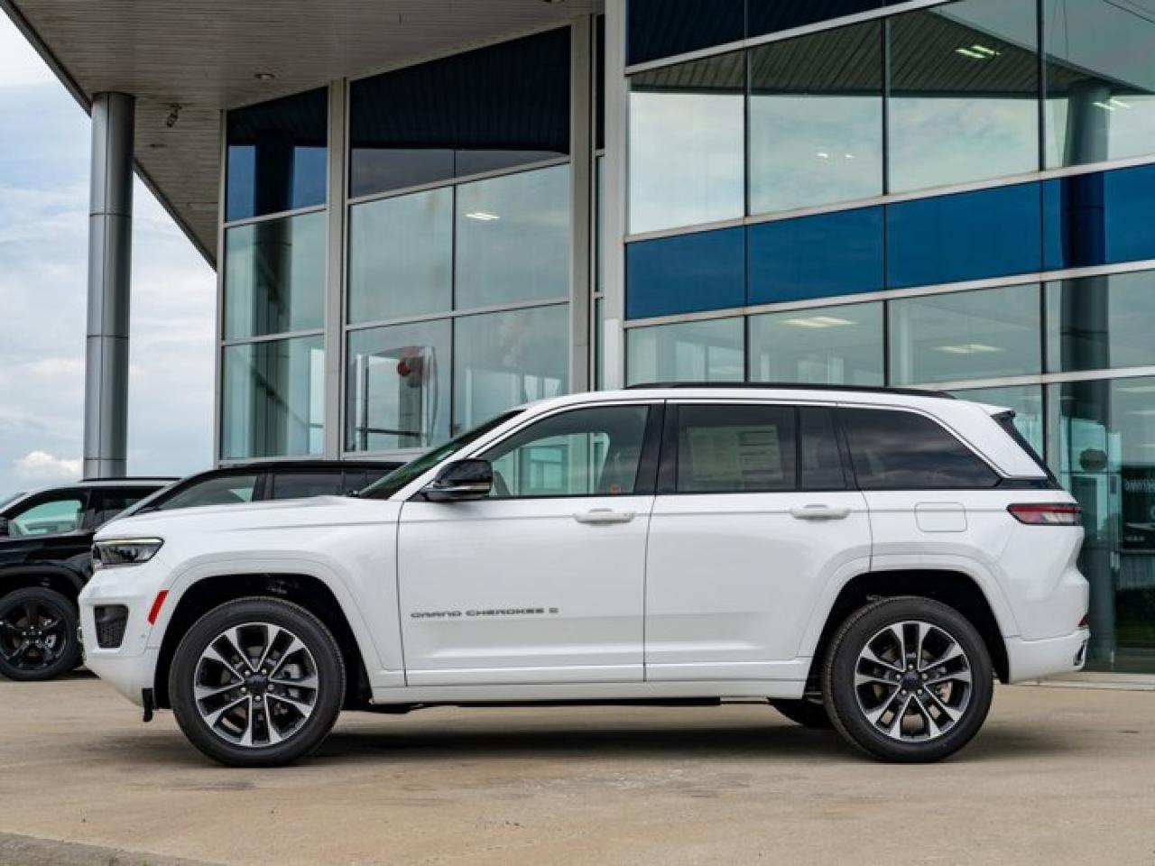 2024 Jeep Grand Cherokee Overland Photo
