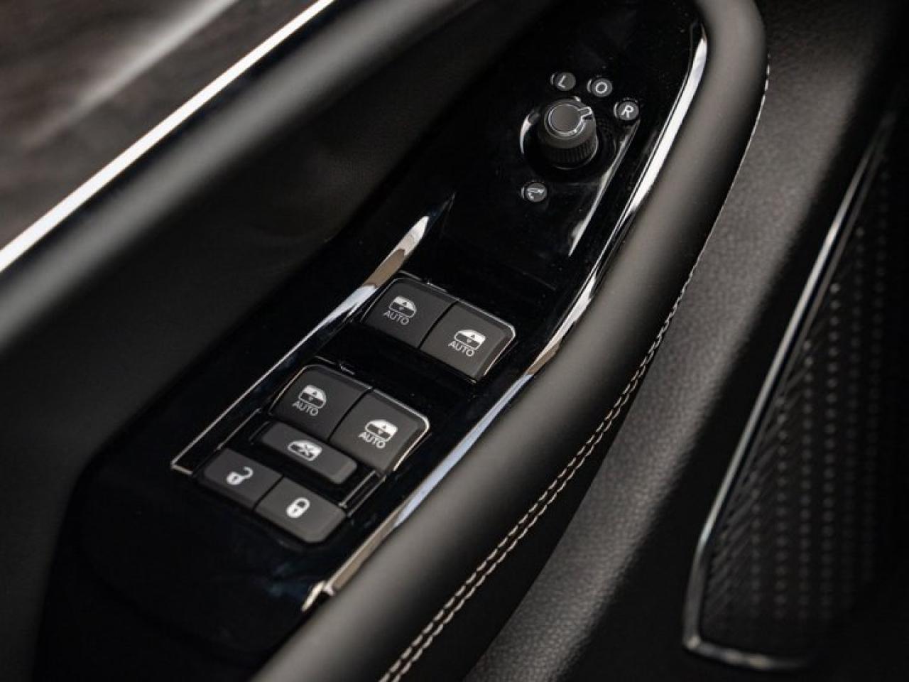 2024 Jeep Grand Cherokee Overland Photo