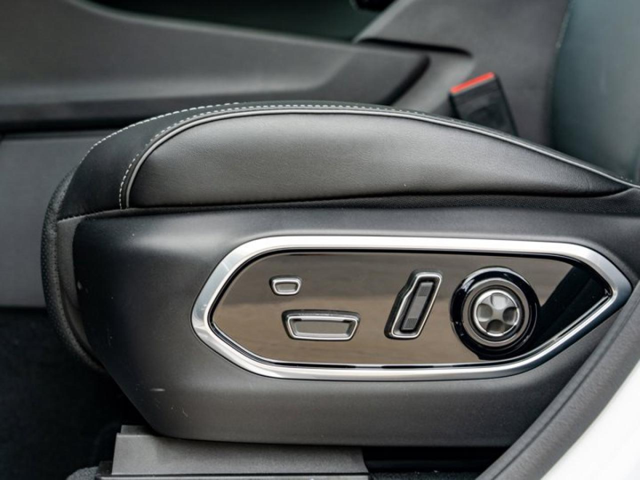 2024 Jeep Grand Cherokee Overland Photo