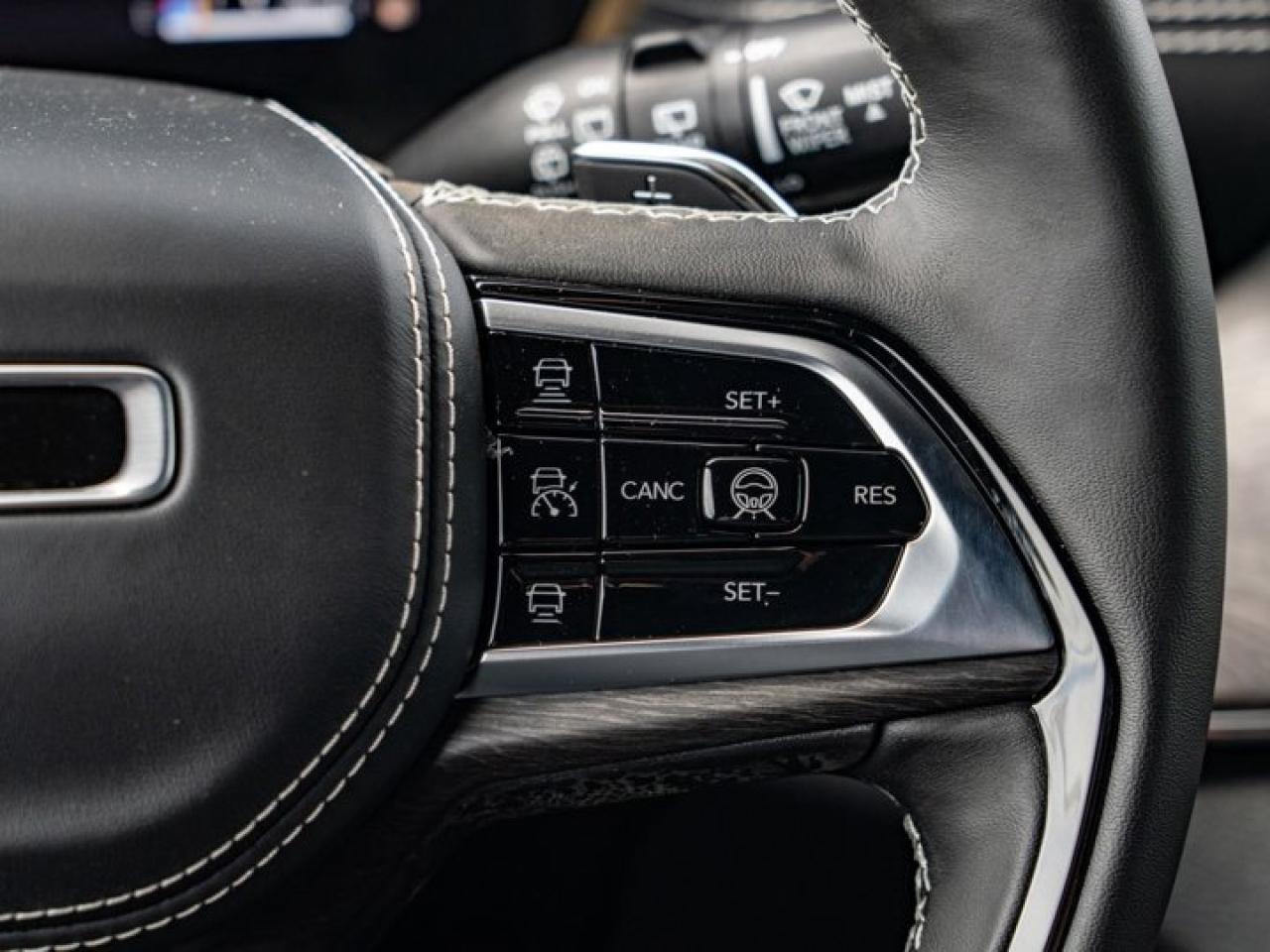 2024 Jeep Grand Cherokee Overland Photo