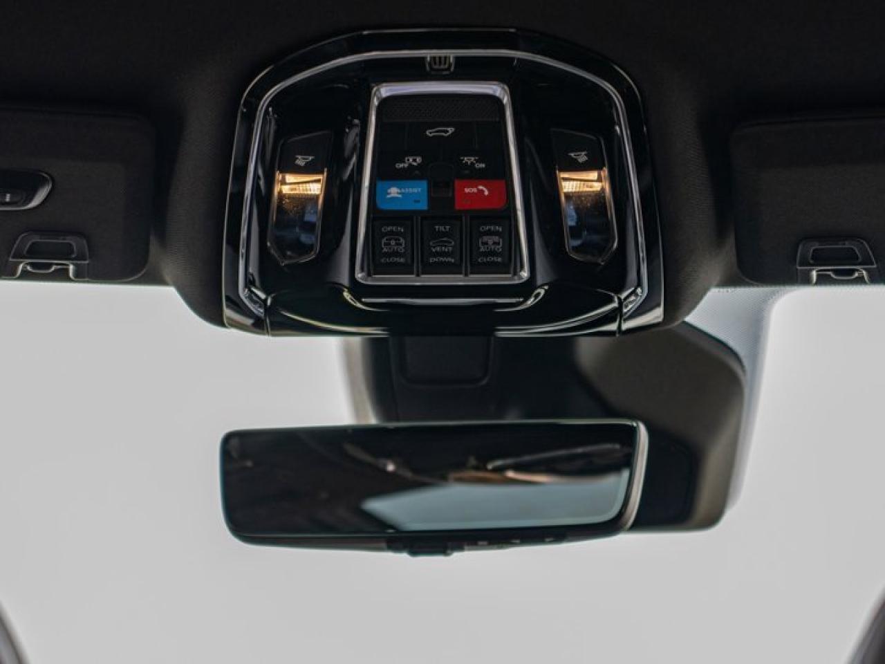 2024 Jeep Grand Cherokee Overland Photo