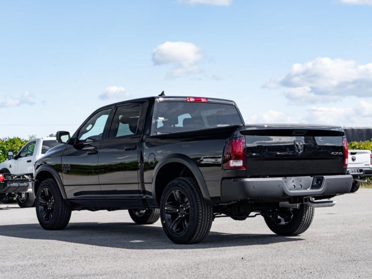 2024 RAM 1500 Classic WARLOCK Photo4