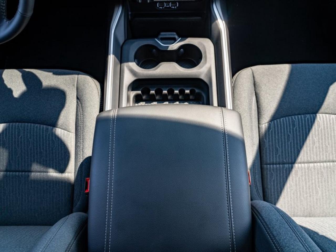 2024 RAM 3500 Big Horn Photo