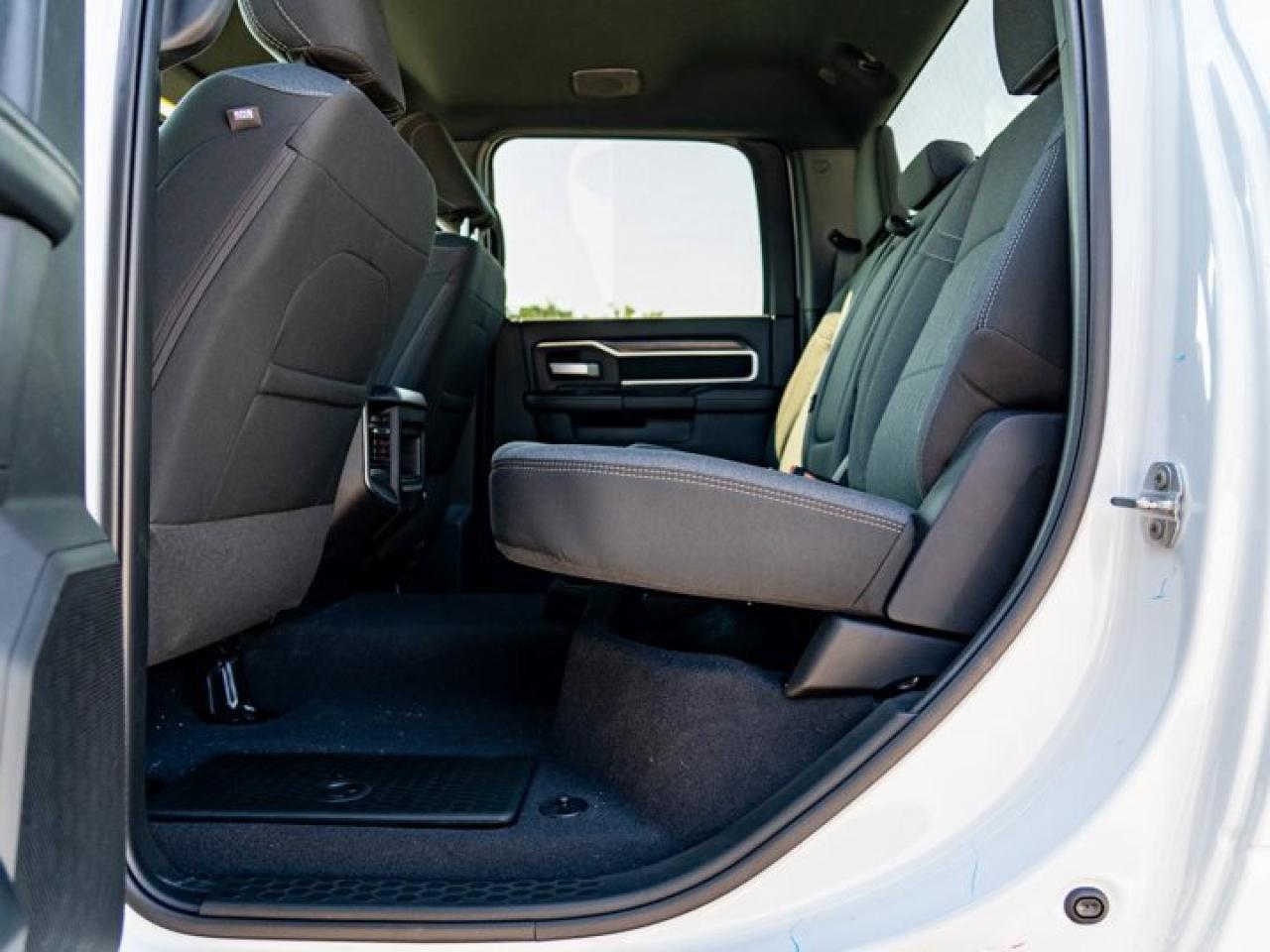 2024 RAM 3500 Big Horn Photo