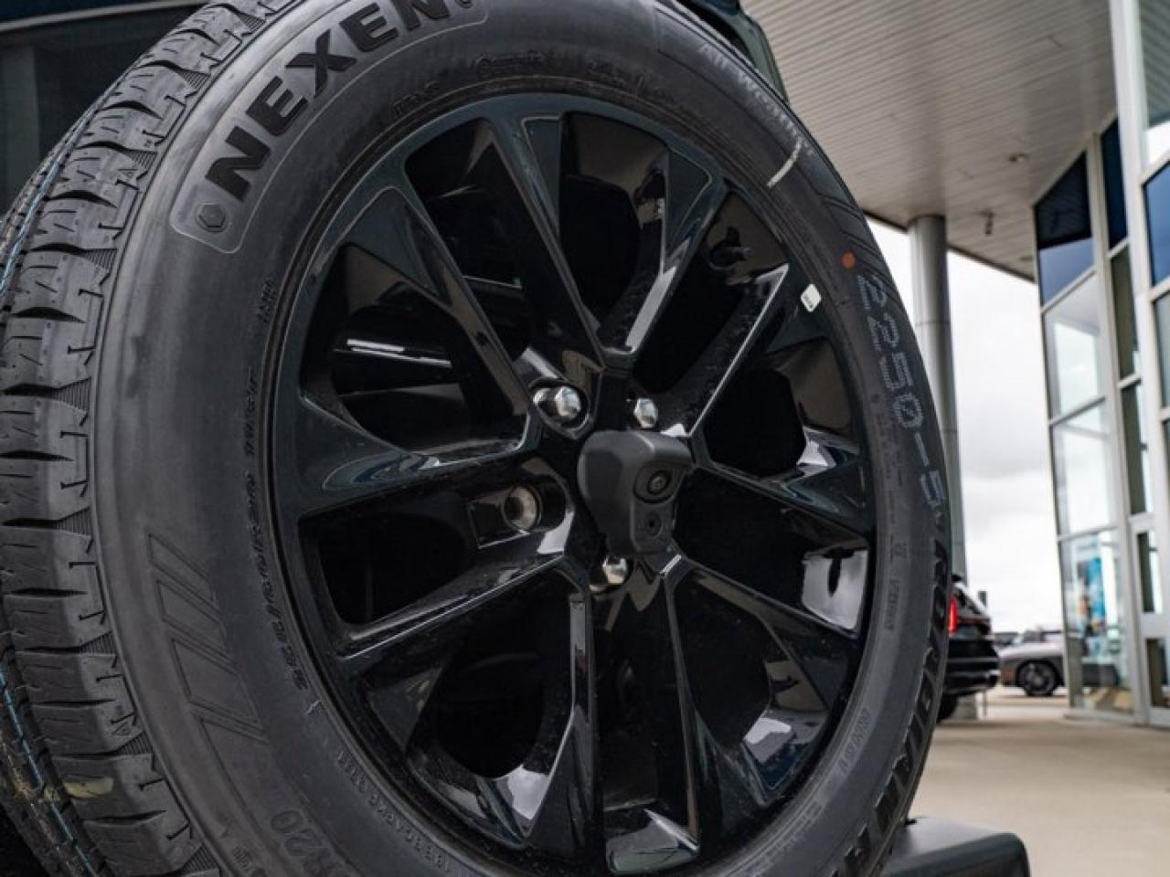 2024 Jeep Wrangler 4xe Sahara Photo