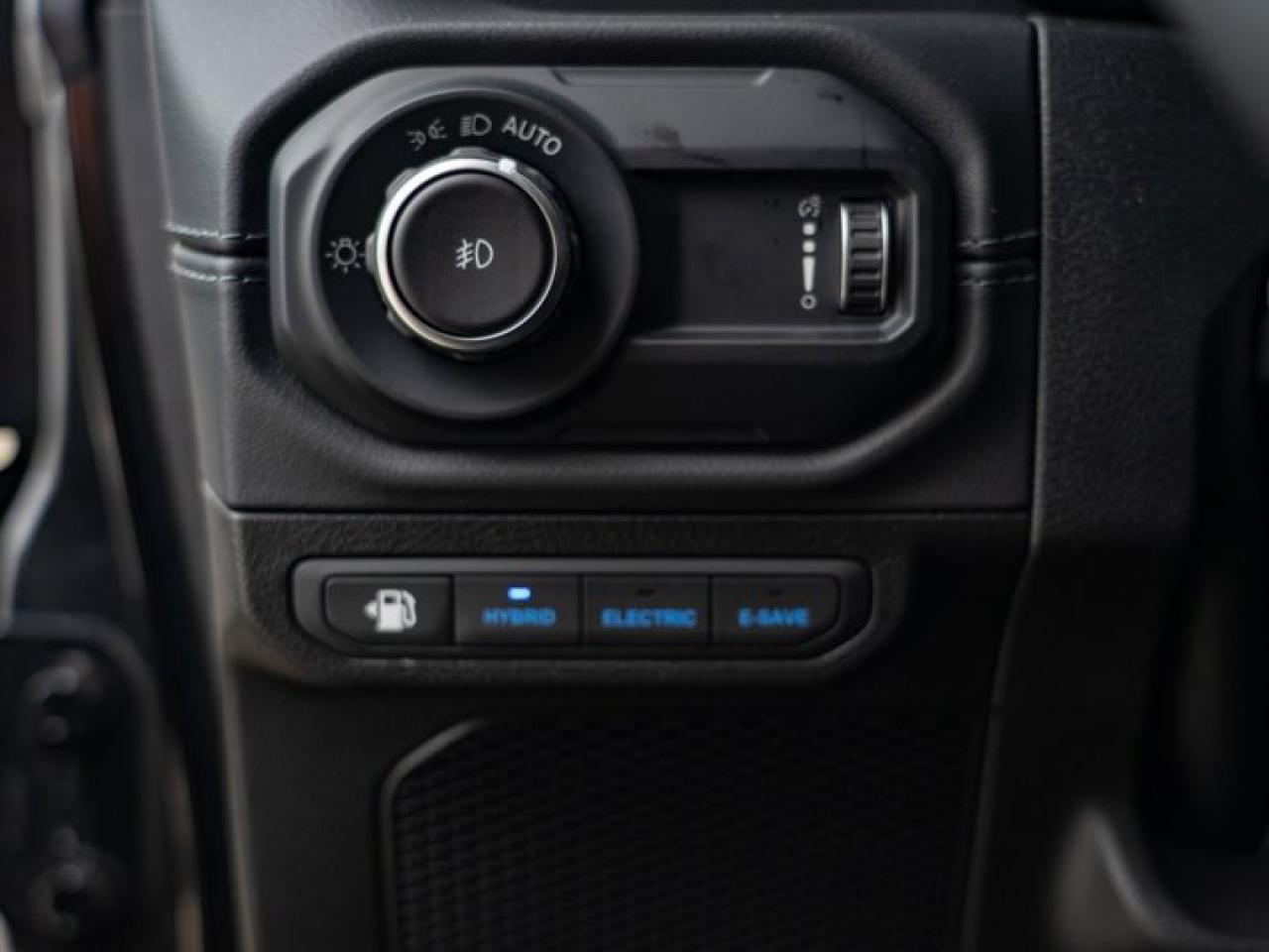 2024 Jeep Wrangler 4xe Sahara Photo