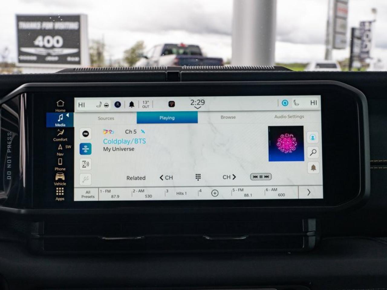 2024 Jeep Wrangler 4xe Sahara Photo