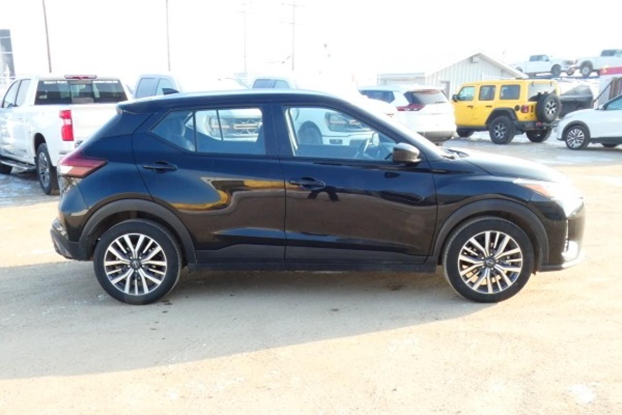 2024 Nissan Kicks SV FWD w/Htd cloth, BUC - Photo #5