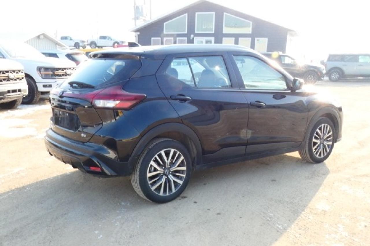 2024 Nissan Kicks SV FWD w/Htd cloth, BUC - Photo #6