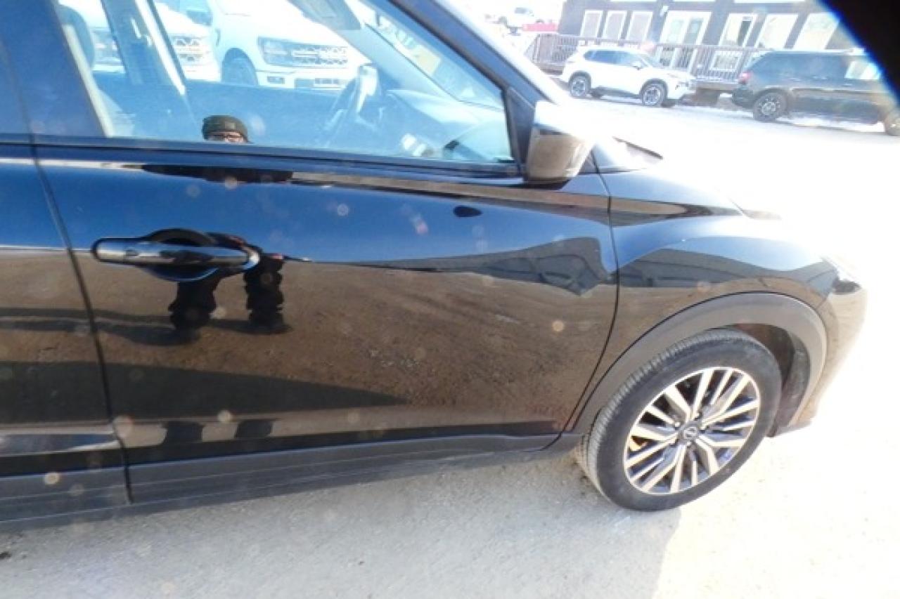 2024 Nissan Kicks SV FWD w/Htd cloth, BUC - Photo #33