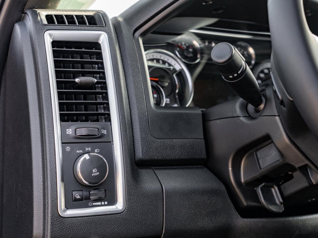 2024 RAM 1500 Classic WARLOCK Photo