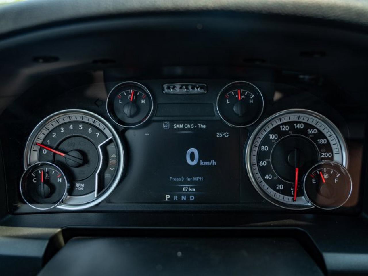 2024 RAM 1500 Classic WARLOCK Photo2