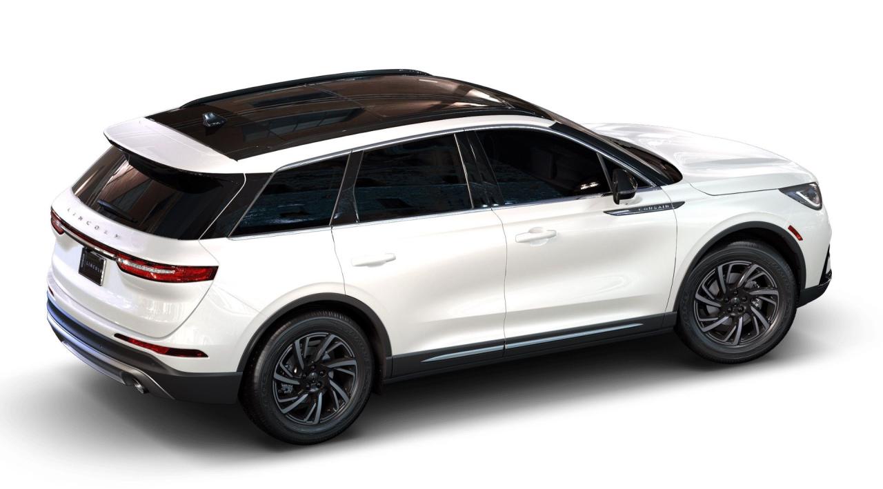 2026 Lincoln Corsair PREMIERE AWD, PANO ROOF, 360 DEGREE CAMERA Photo2