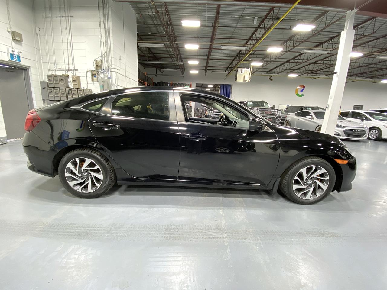 2018 Honda Civic SE - Photo #6