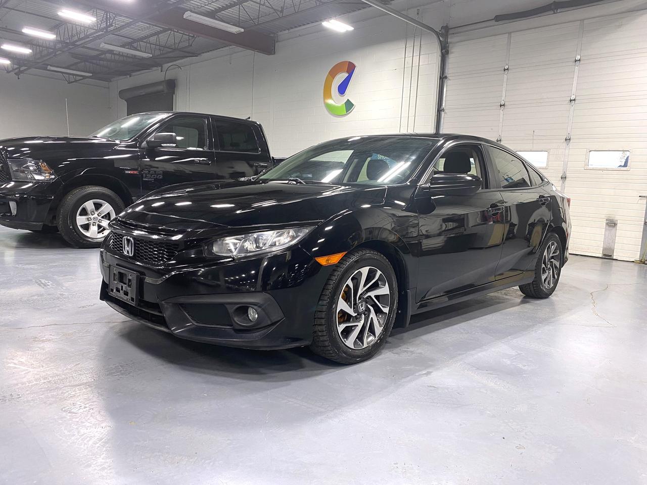 2018 Honda Civic SE - Photo #1