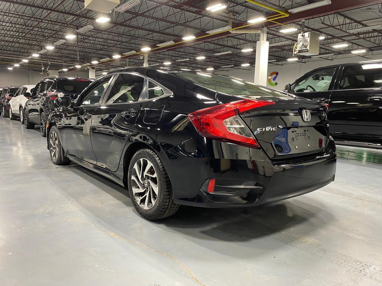 2018 Honda Civic SE - Photo #3