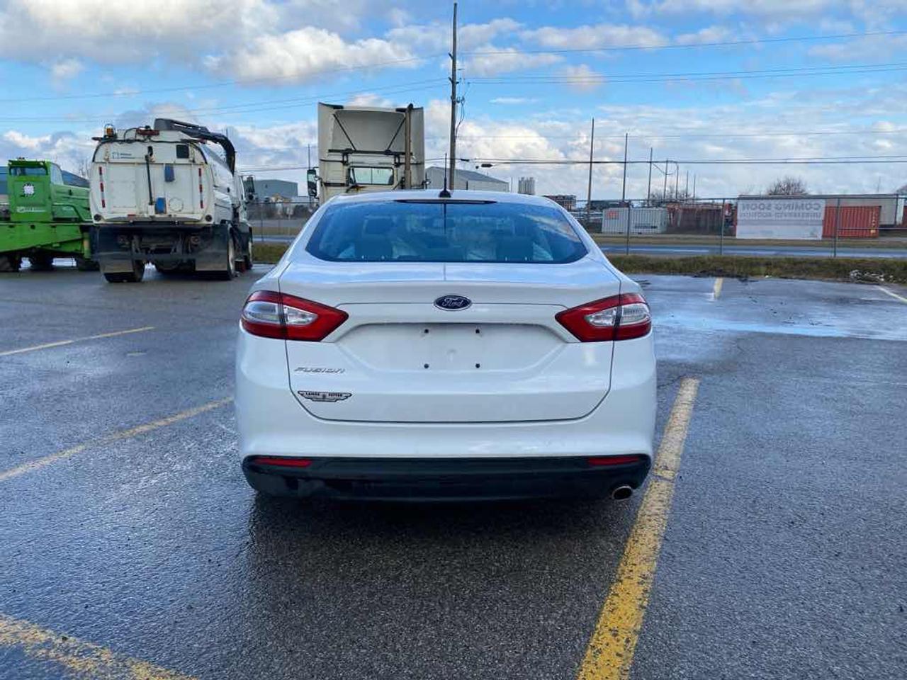 2013 Ford Fusion S Photo4