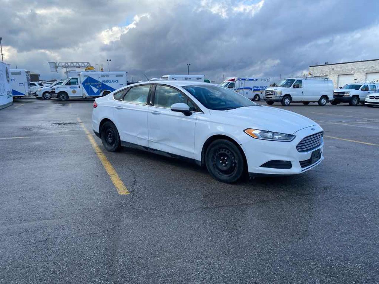 2013 Ford Fusion S Photo2