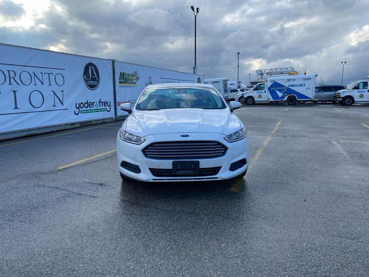 2013 Ford Fusion S Photo1