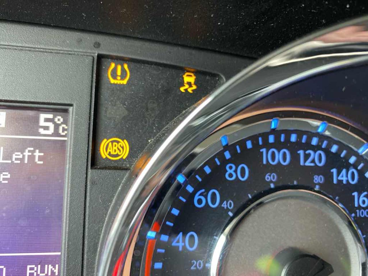 2015 Chrysler Town & Country LIM - Photo #15