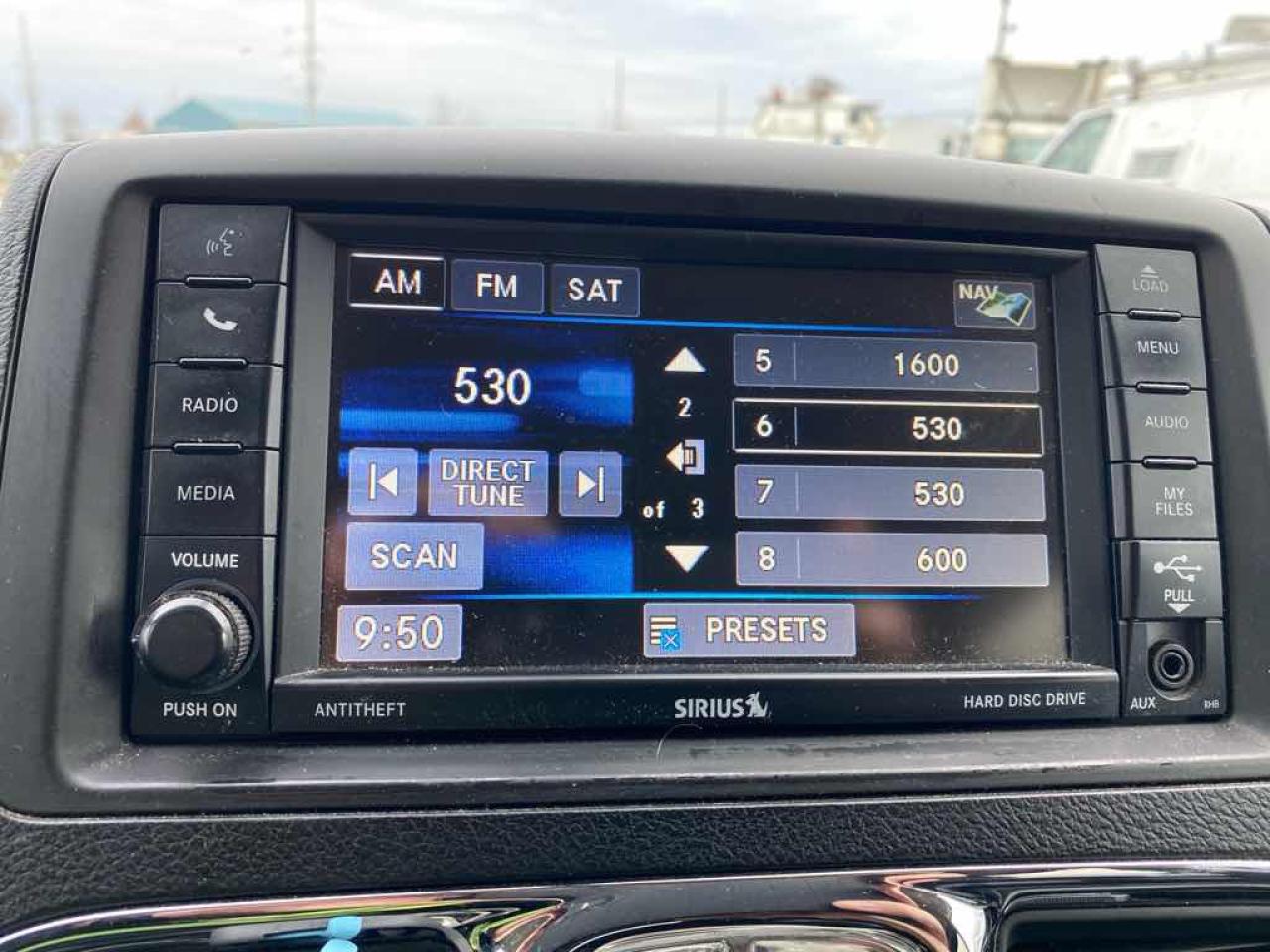 2015 Chrysler Town & Country LIM - Photo #17