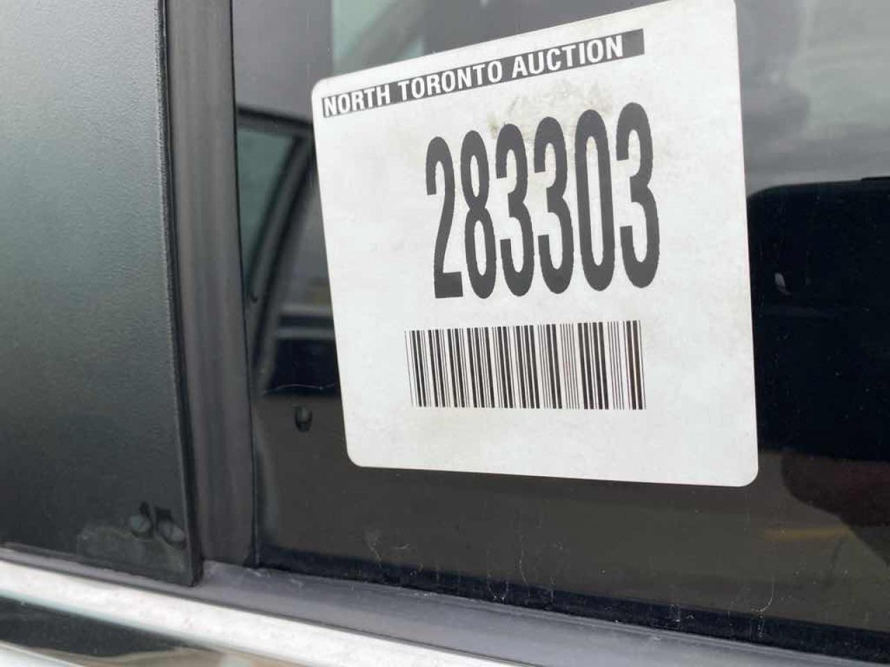 2015 Chrysler Town & Country LIM - Photo #33