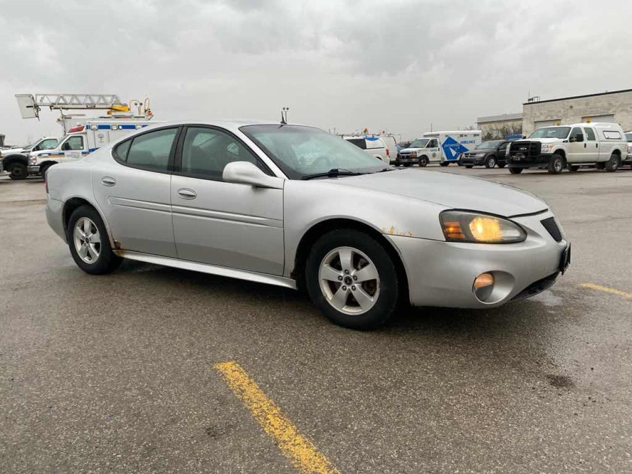 2005 Pontiac Grand Prix  - Photo #3