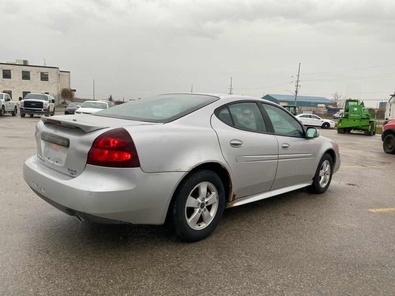 2005 Pontiac Grand Prix  - Photo #4