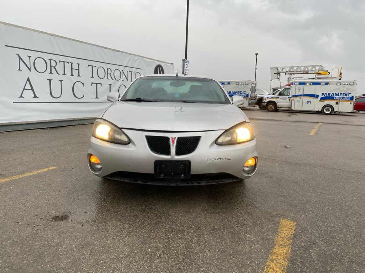 2005 Pontiac Grand Prix  - Photo #2