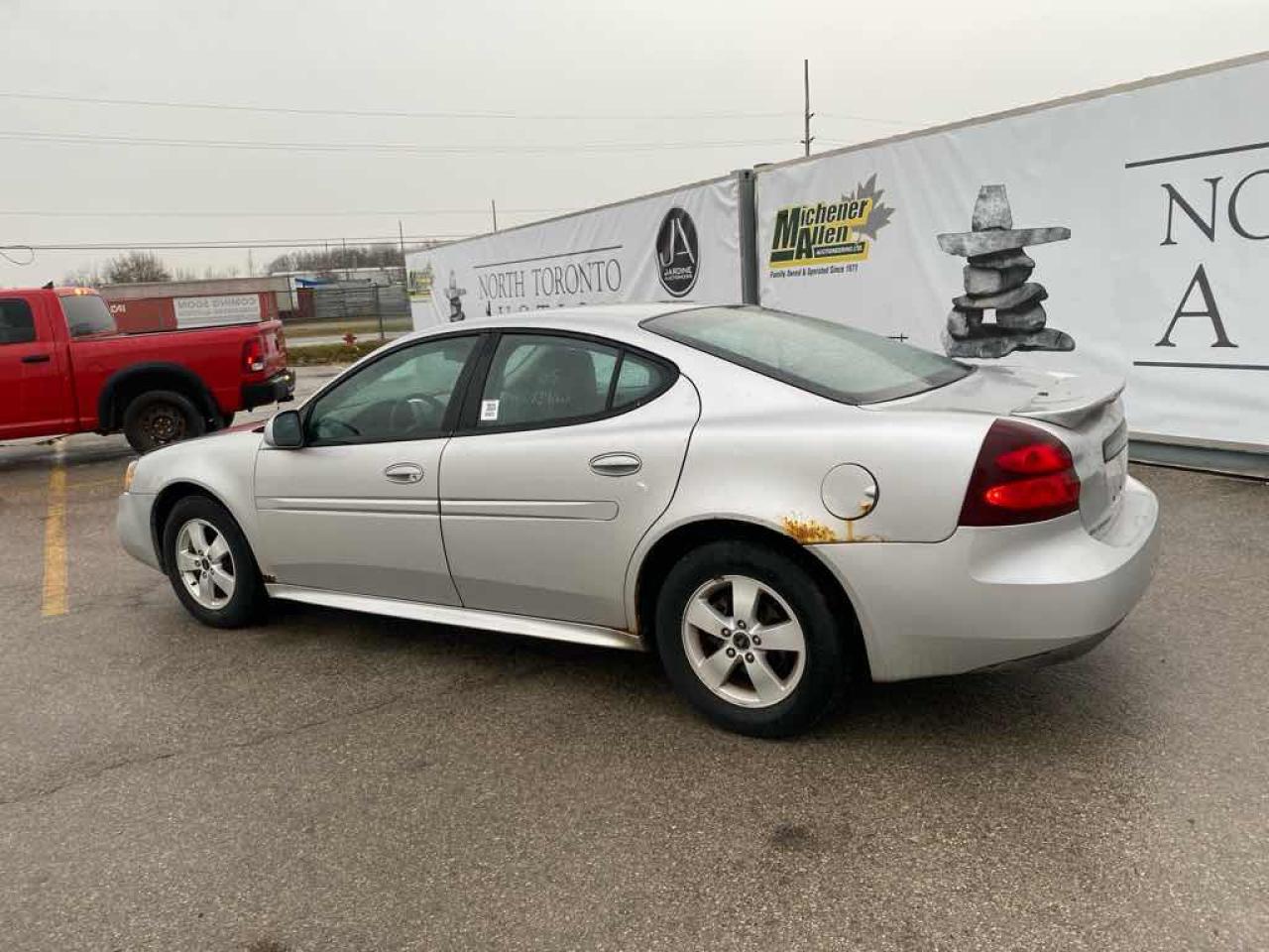 2005 Pontiac Grand Prix  - Photo #6