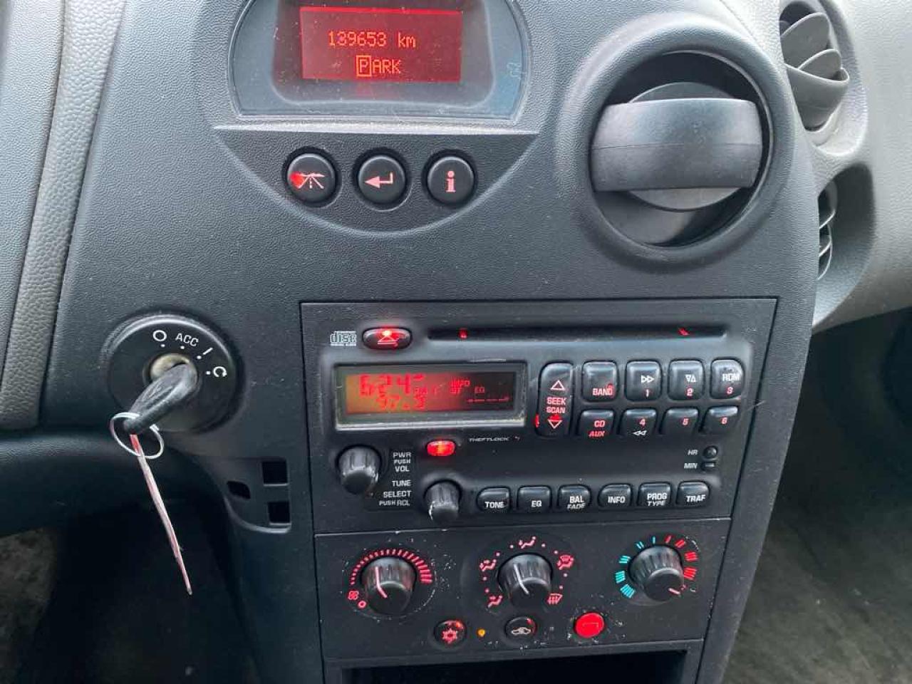 2005 Pontiac Grand Prix  - Photo #10