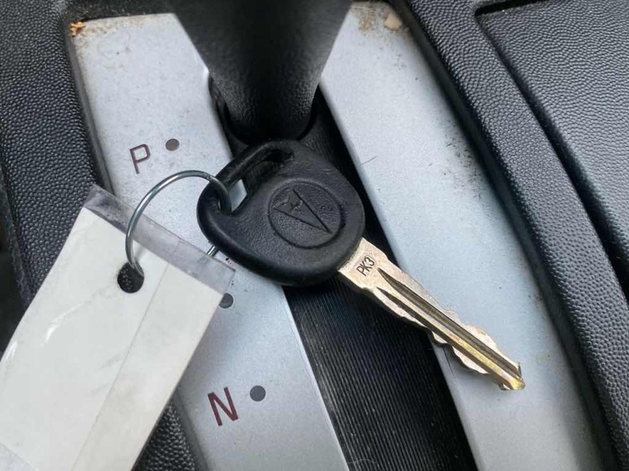 2005 Pontiac Grand Prix  - Photo #11