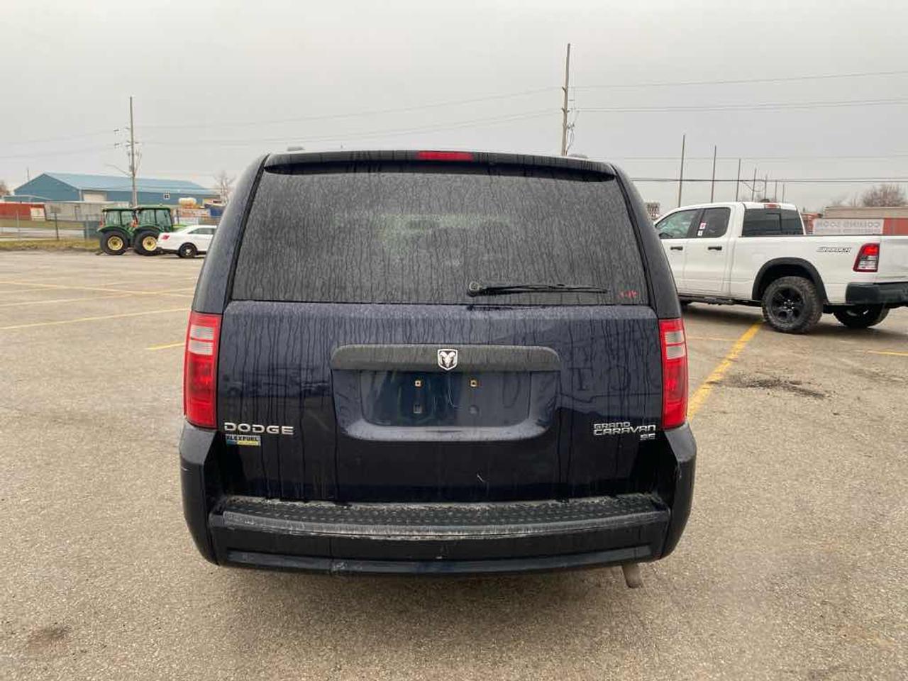 2010 Dodge Grand Caravan SE Photo