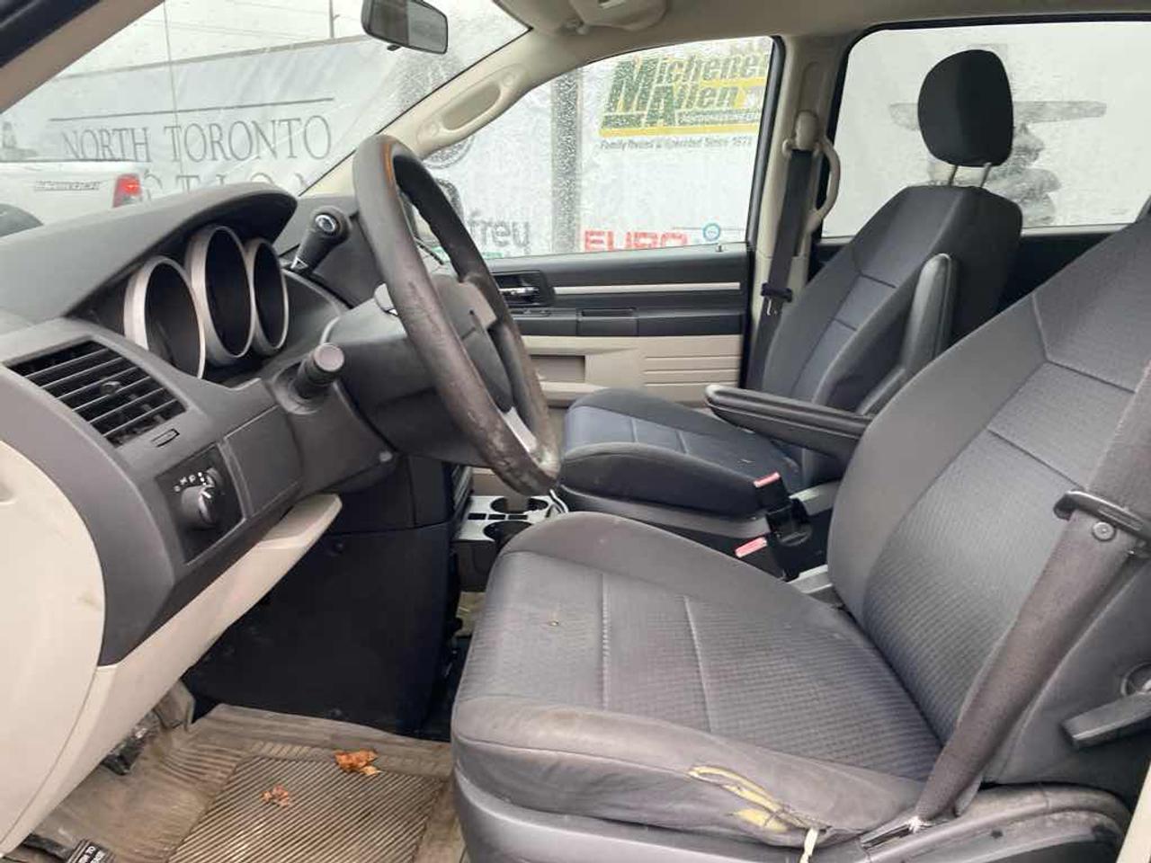 2010 Dodge Grand Caravan SE Photo