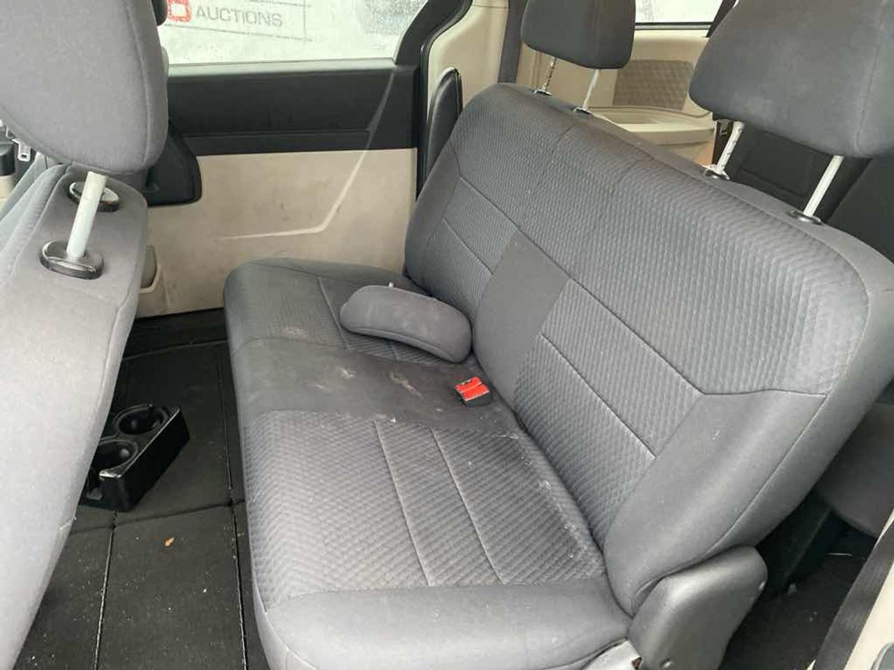 2010 Dodge Grand Caravan SE Photo