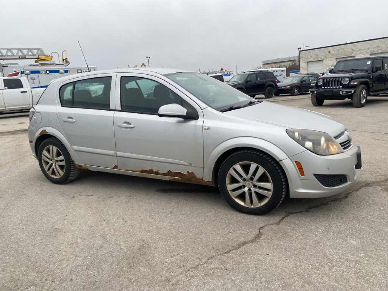 2009 Saturn Astra XE Photo2