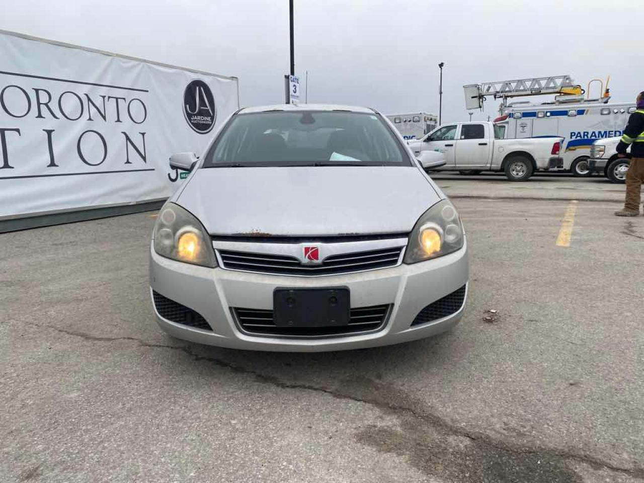 2009 Saturn Astra XE - Photo #2